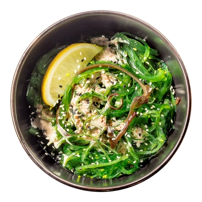 Салат Чука с кунжутным соусом